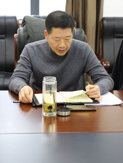 配图市法院召开新任中层干部集体任前谈话会-胡院长.JPG