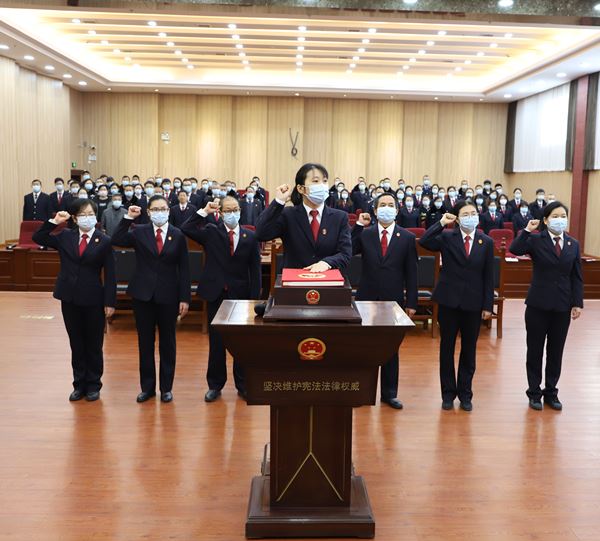 配图当阳市人民法院举行新任职干部宪法宣誓仪式.JPG