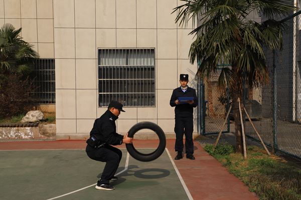配图立足新起点，踏上新征程：当阳法院圆满完成实战化训练考核验收-轮胎_副本.jpg