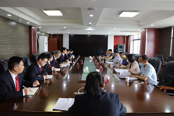 配图市人大常委会调研当阳法院执行工作-人大.JPG