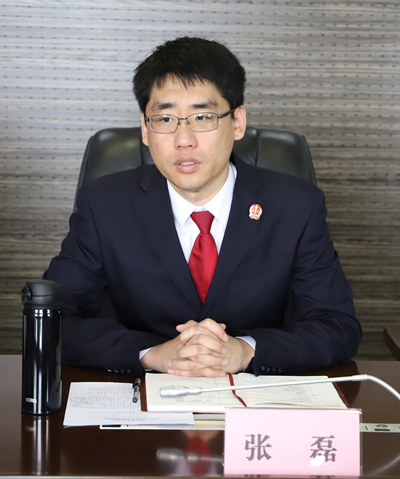 配图市人大常委会调研当阳法院执行工作-张院长_副本.jpg