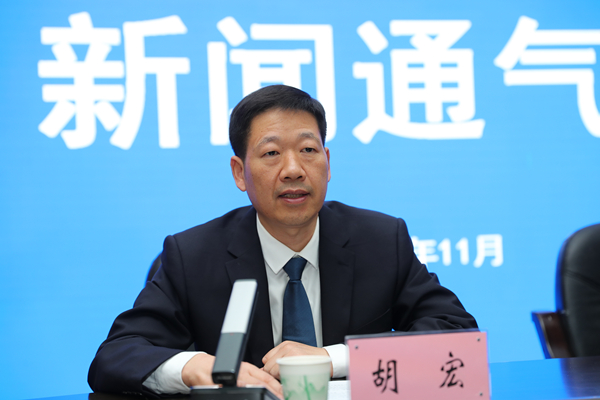 通气会-胡院长_副本.jpg