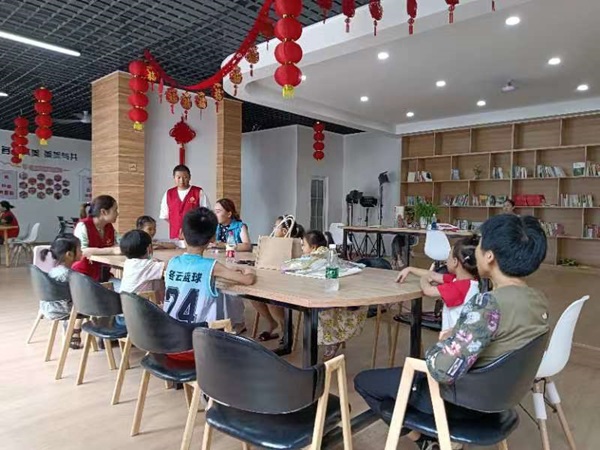 配图共同缔造：一间阅览室的自白-辅导作业_副本.jpg
