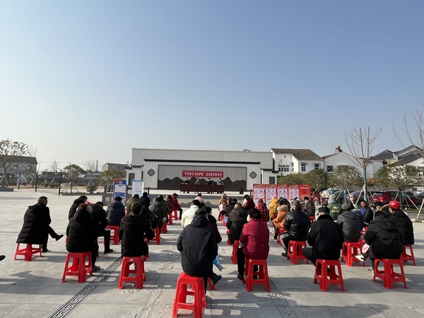配图1两河法庭“平安春节法治护航”法治宣传进乡村活动_副本.jpg