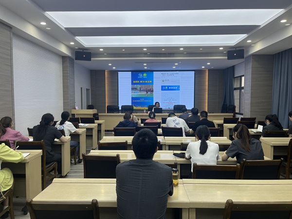 配图1这场宣传工作专题培训会很“解渴”！_副本.jpg
