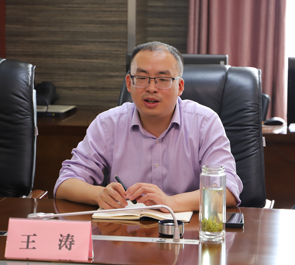 配图交流互鉴 共促提升——丹江口法院到当阳法院考察交流-王院长_副本.jpg