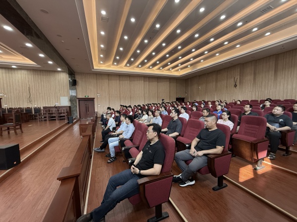 配图4庭审变课堂，敲响禁毒警示钟_副本.jpg